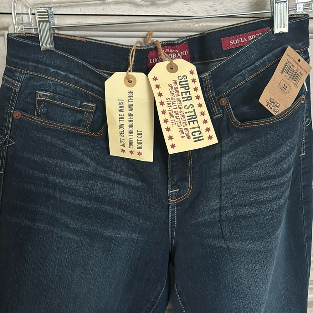 Lucky Brand- Sophia boot cut size 14/ 32